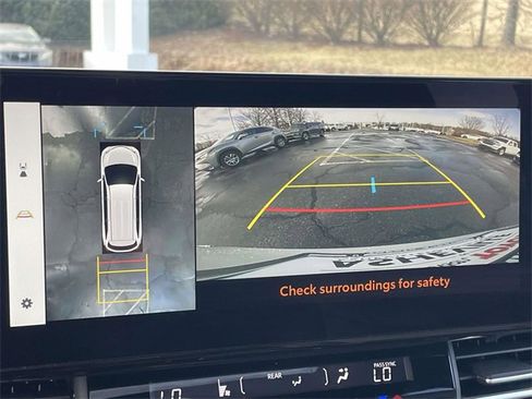 Used 2025 Toyota Sienna Platinum image 29