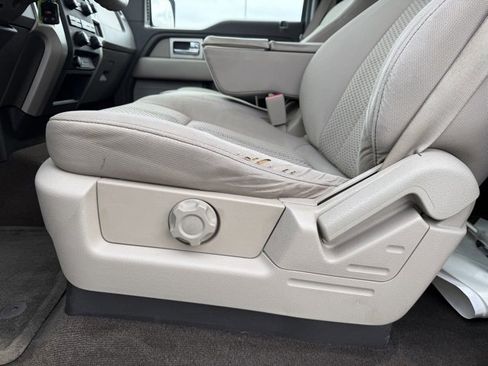 Used 2010 Ford F150 XLT image 9