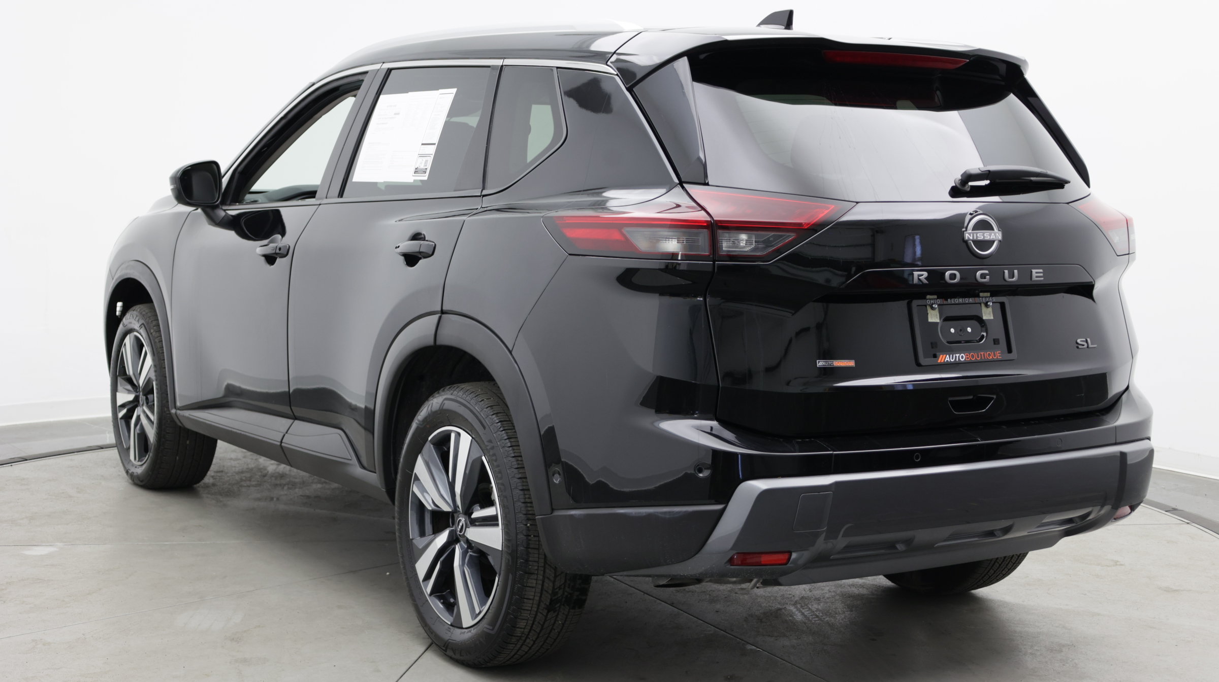 Used 2026 Nissan Rogue SL FWD image 6