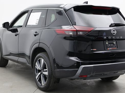 Used 2026 Nissan Rogue SL FWD image 6