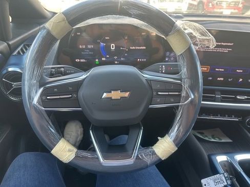 New 2024 Chevrolet Equinox EV RS image 9