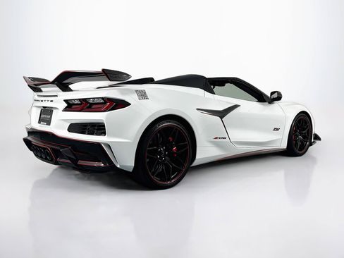Used 2025 Chevrolet Corvette Z06 w/ Z07 Performance Package RWD image 11