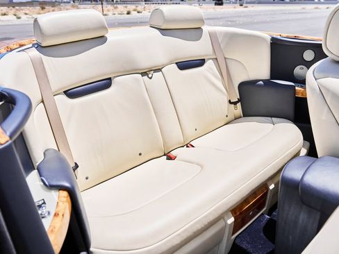 Used 2009 Rolls-Royce Phantom Drophead Coupe RWD image 41