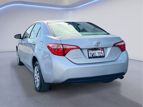 Used 2017 Toyota Corolla LE image 4