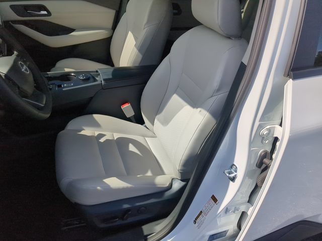 Used 2025 Nissan Rogue SV w/ SV Premium Package AWD/4WD image 22