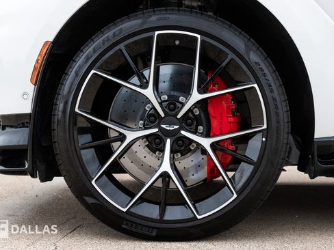 Used 2025 Aston Martin DBX 707 image 8