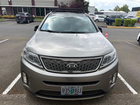 Used 2014 Kia Sorento SX w/ 3rd Row Package FWD image 2