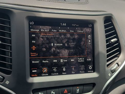 Used 2023 Jeep Cherokee Altitude Lux AWD/4WD image 26