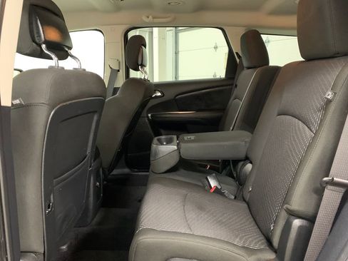 Used 2019 Dodge Journey SE w/ Premium Group image 19