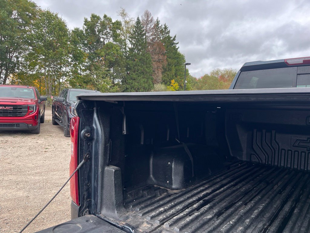 Used 2021 Chevrolet Silverado 1500 RST w/ Convenience Package II AWD/4WD image 12