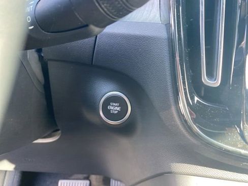 Used 2020 Volvo XC40 T5 Inscription image 24