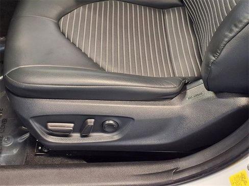 Used 2024 Toyota Camry SE image 6