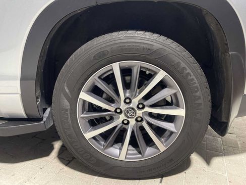 Used 2018 Toyota Highlander XLE FWD image 8