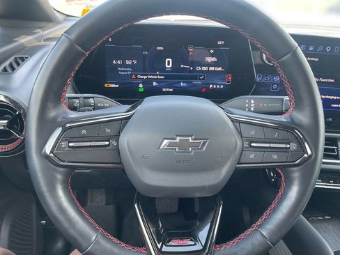 Used 2025 Chevrolet Equinox EV RS AWD/4WD image 11
