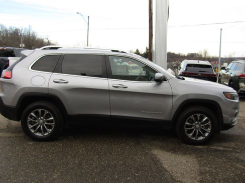Used 2020 Jeep Cherokee Latitude Plus image 6