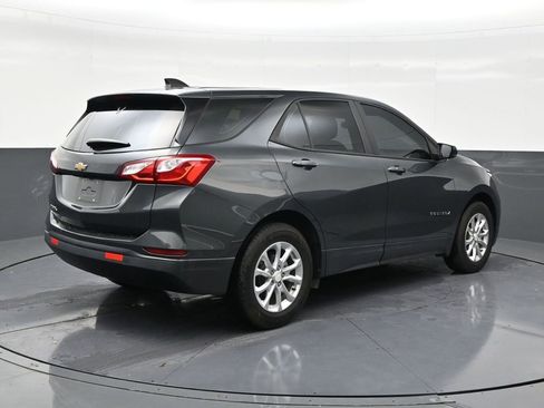 Used 2021 Chevrolet Equinox LS FWD image 5