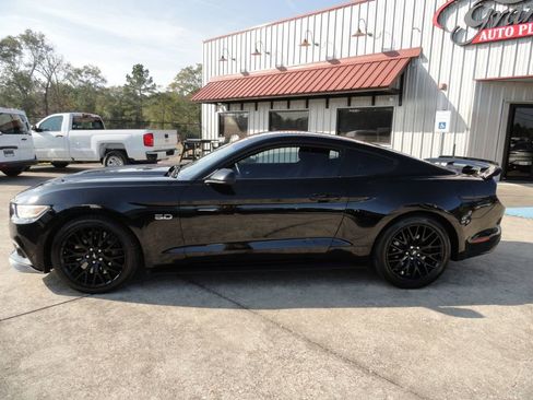 Used 2017 Ford Mustang GT w/ GT Performance Package image 3