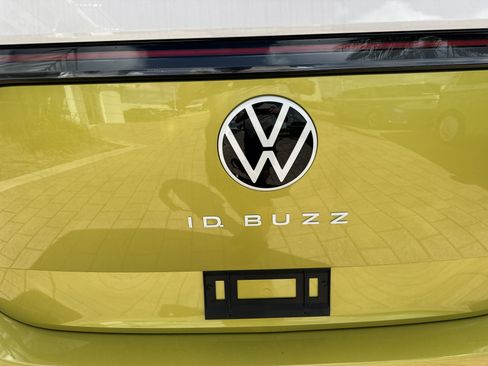 New 2025 Volkswagen ID. Buzz 1st Edition image 7