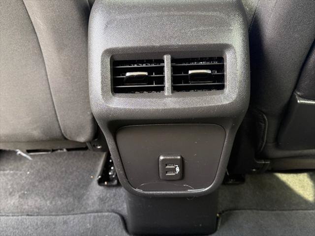 Used 2023 GMC Terrain SLE w/ Driver Convenience Package AWD/4WD image 9