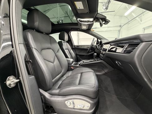 Certified 2025 Porsche Macan image 23