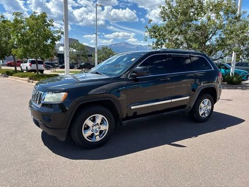 Used 2012 Jeep Grand Cherokee Laredo w/ Laredo E Group AWD/4WD image 3