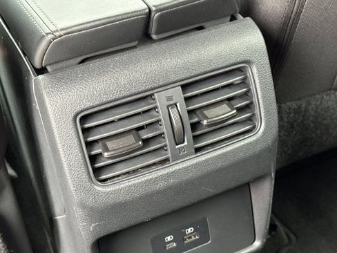 Used 2023 Nissan Rogue SV FWD image 13