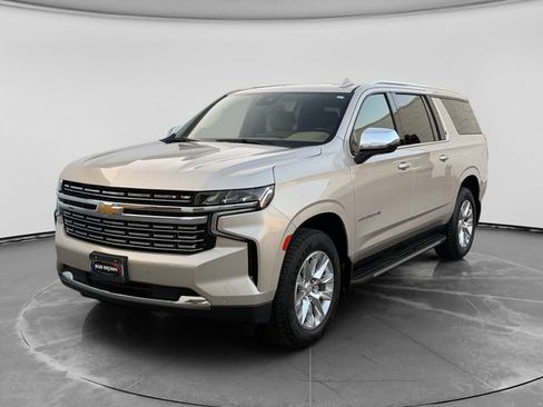 Used 2023 Chevrolet Suburban Premier AWD/4WD image 7
