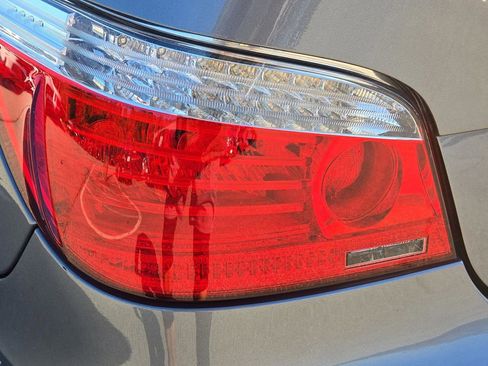 Used 2010 BMW 528i 528i image 12