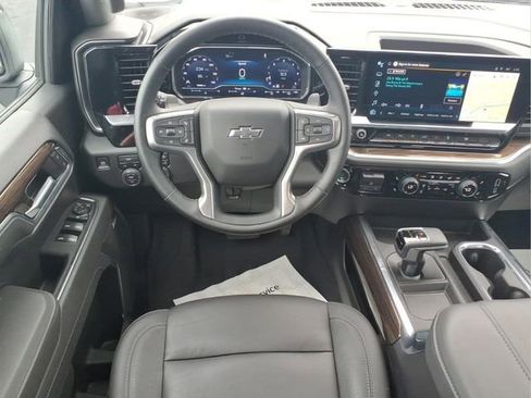 Used 2025 Chevrolet Silverado 1500 RST w/ Redline Edition AWD/4WD image 4