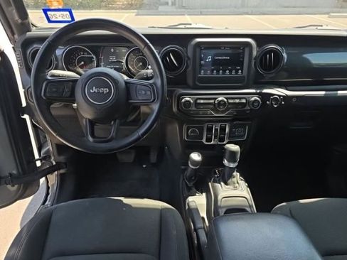 Used 2022 Jeep Gladiator Sport image 6