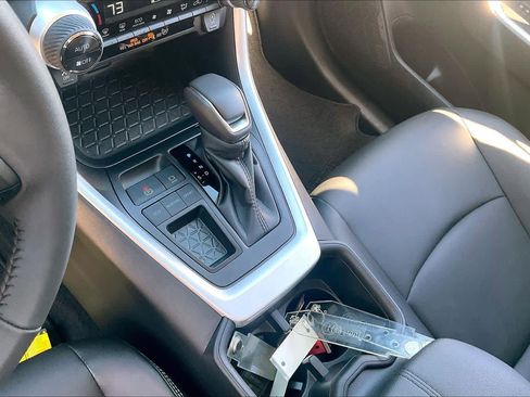 Used 2025 Toyota RAV4 XLE Premium image 15