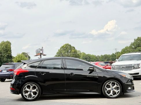 Used 2016 Ford Focus ST FWD image 8