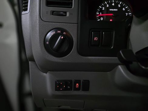 Used 2018 Nissan NV 3500 SL image 26