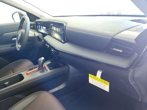 New 2026 Nissan Kicks SR image 33