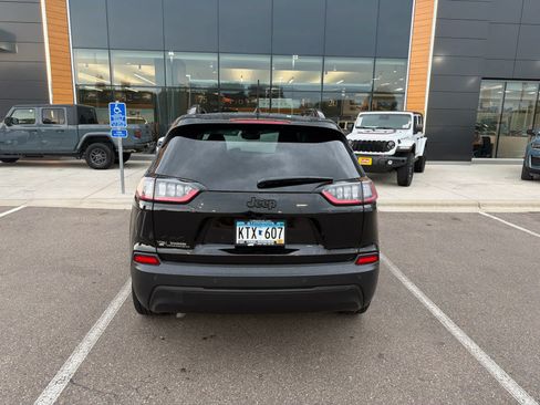 Used 2023 Jeep Cherokee Altitude Lux AWD/4WD image 8