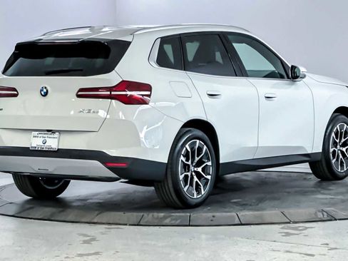 Used 2026 BMW X3 xDrive30 w/ Premium Package image 2