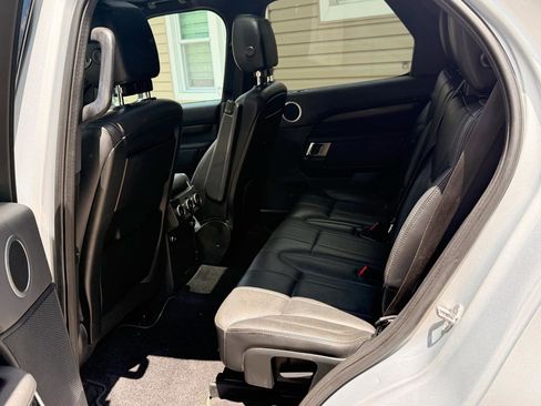Used 2019 Land Rover Discovery HSE AWD/4WD image 26