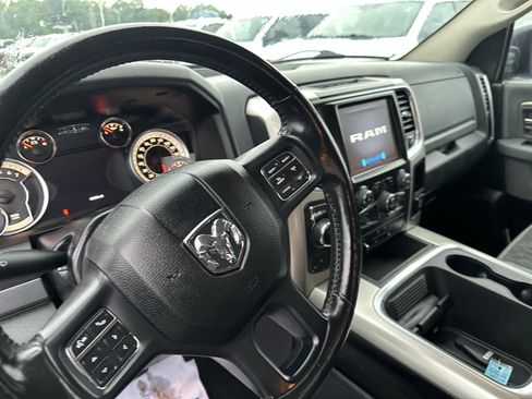 Used 2018 RAM 1500 SLT AWD/4WD image 14
