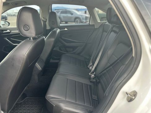 Used 2021 Volkswagen Jetta SE FWD image 13