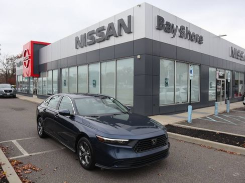 Used 2023 Honda Accord LX image 2