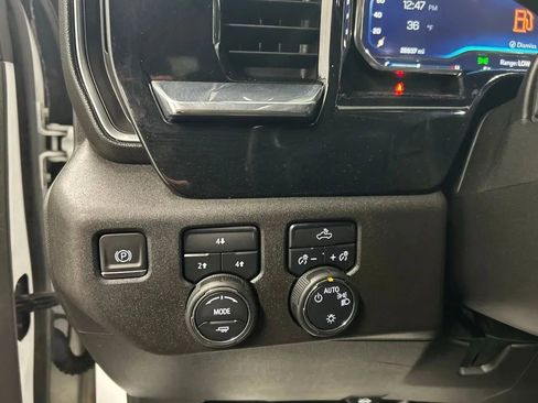 Used 2024 Chevrolet Silverado 2500 LT image 13