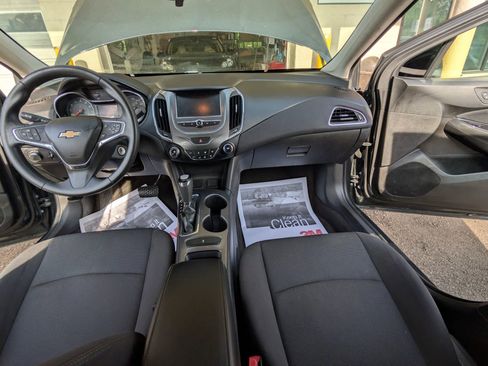 Used 2018 Chevrolet Cruze LT FWD image 15