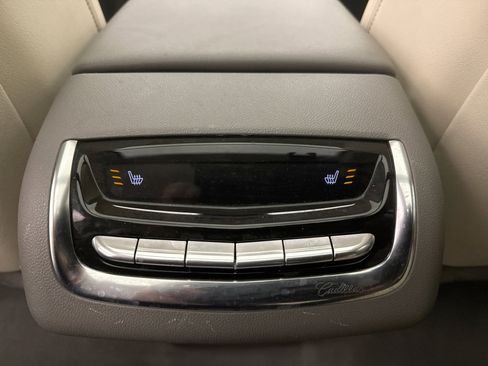 Used 2023 Cadillac XT6 Premium Luxury w/ Technology Package AWD/4WD image 22