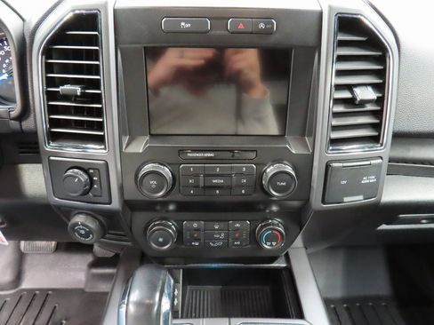 Used 2019 Ford F150 XLT w/ Equipment Group 302A Luxury image 13