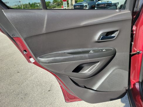 Used 2017 Chevrolet Trax LT FWD image 24