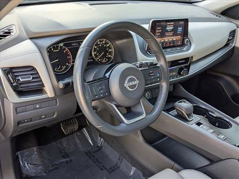 Used 2022 Nissan Rogue SV w/ SV Premium Package image 10