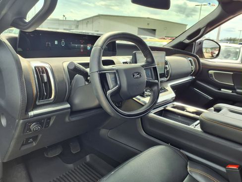 Used 2025 Ford Expedition Tremor image 15