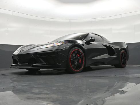 Used 2022 Chevrolet Corvette Stingray Premium Conv w/ Z51 Performance Package RWD image 22