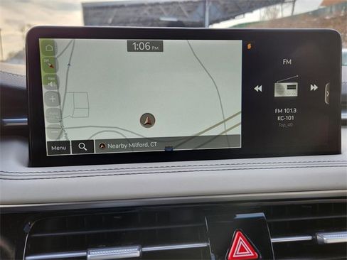 Used 2025 Genesis G70 2.5T image 12