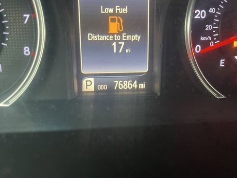 Used 2015 Toyota Camry SE image 14